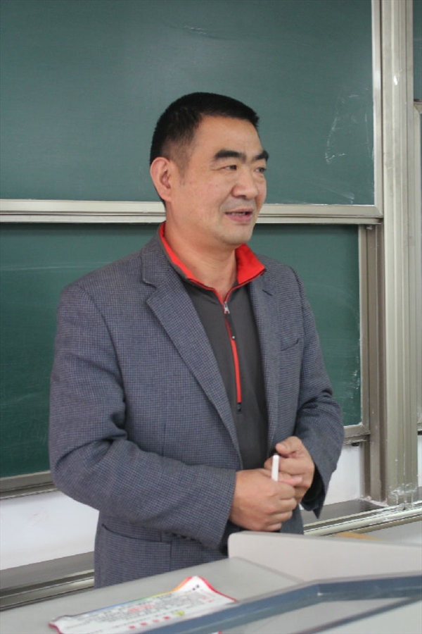 俞成海老师宣讲.JPG